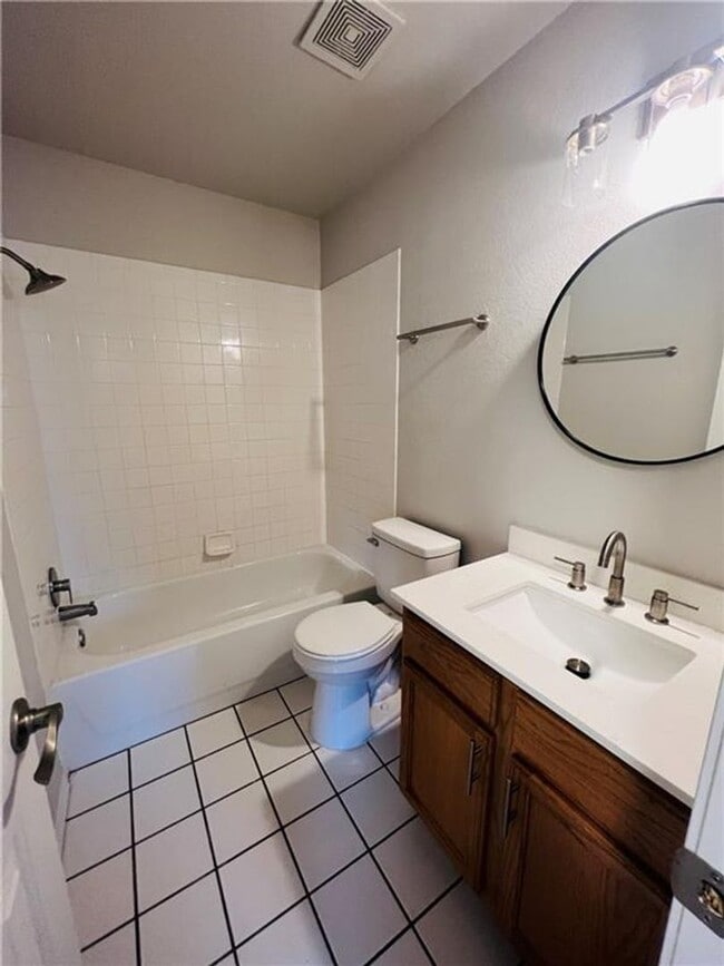 Building Photo - 3br 2ba home in the Shadowlake Subdivision!!