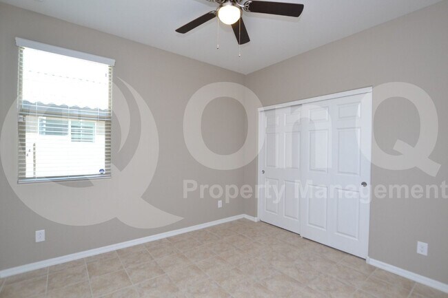 Building Photo - 14425 W Dahlia Dr