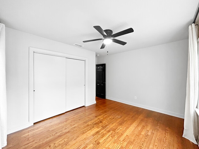 Building Photo - 3303 N Perry Ave