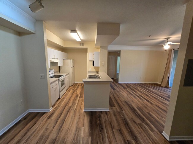 Building Photo - 3 Bedroom Condo For Rent in Tampa Palms!