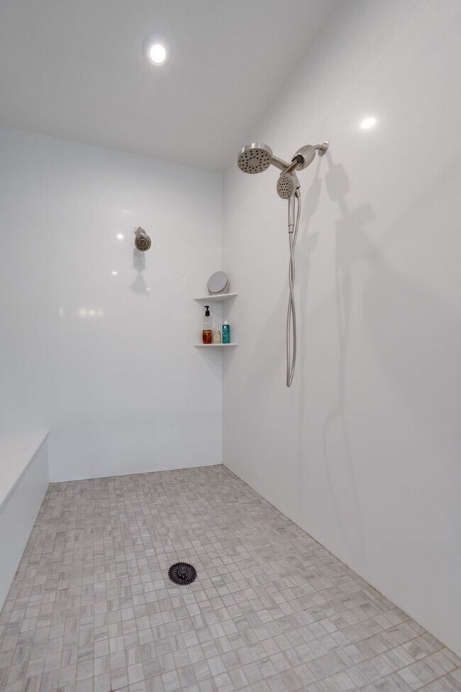 Building Photo - Luxury 4 Bedroom Home in Gated El Dorado Hills Community!