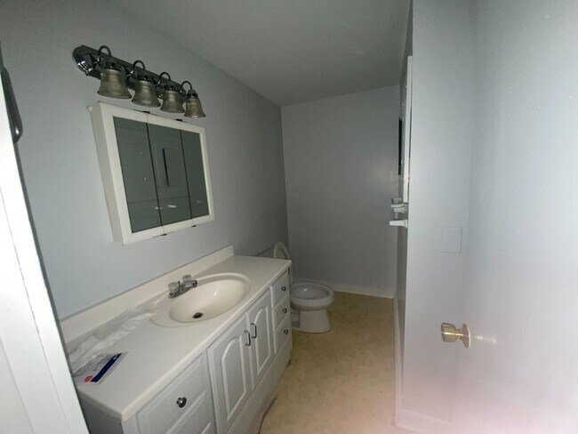 Building Photo - 10 State St