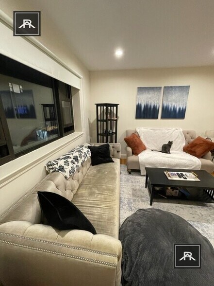 Building Photo - 32 Harvard Ave