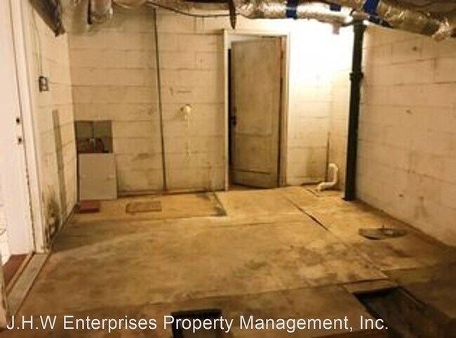 Building Photo - 3 br, 1 bath House - 2418 1/2 Laurel St.