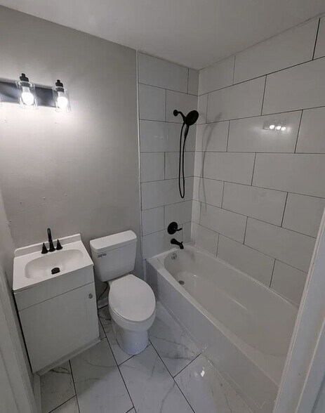 Building Photo - 2846 Kenhill Dr