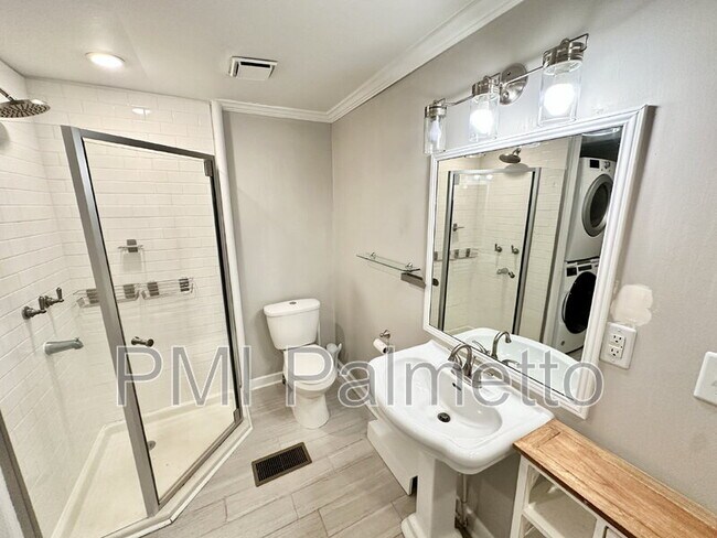 Building Photo - 2817 Columbia Ave