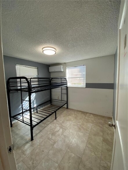 Building Photo - 10109 N 11th St