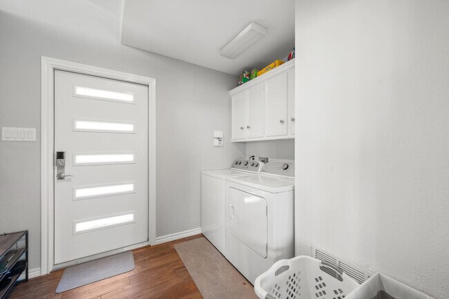 Building Photo - 1012 Chestnut Dr