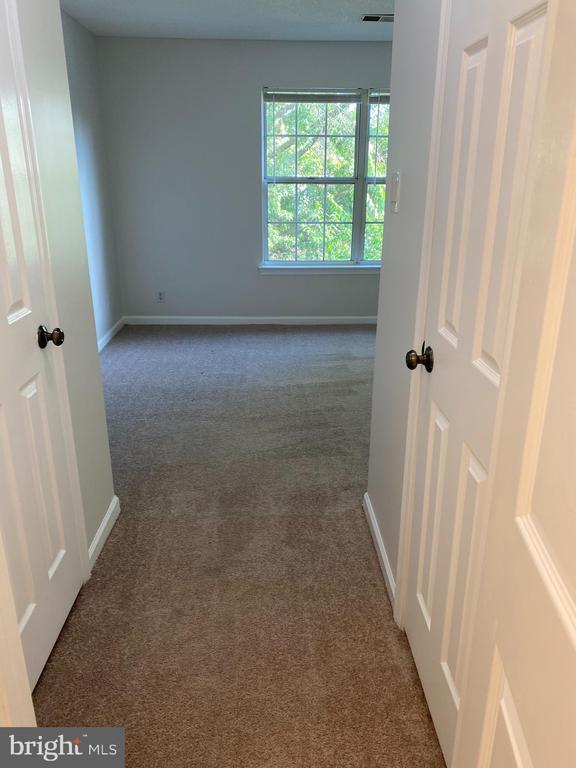 Building Photo - 12106 Greenway Ct