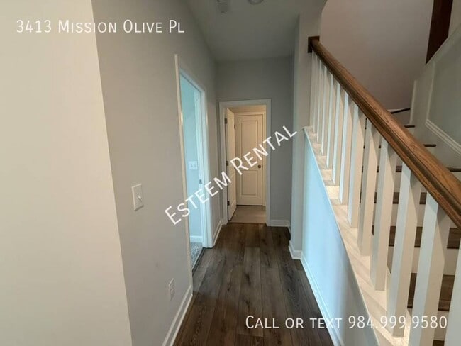 Building Photo - 3413 Mission Olive Pl