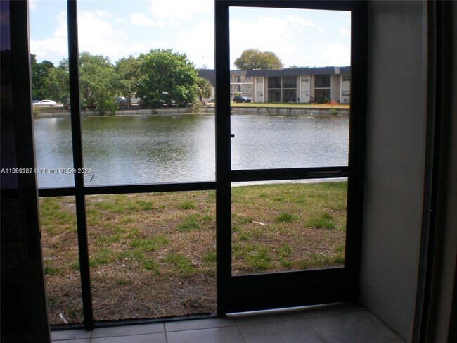 Building Photo - 7920 N Colony Cir