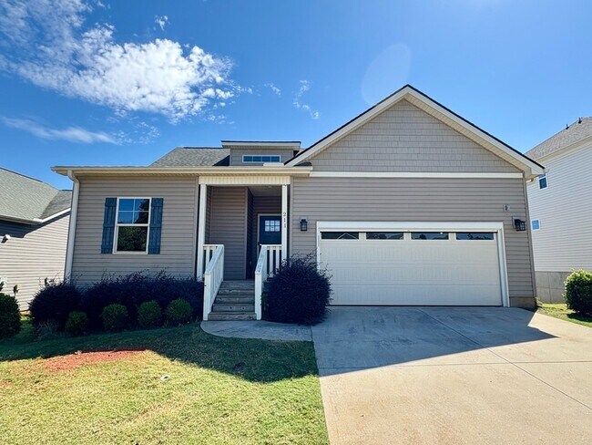 Primary Photo - 211 Crooked Cedar Way