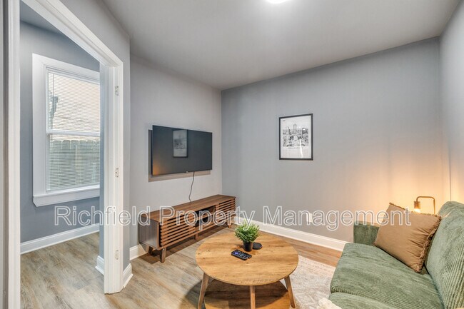 Building Photo - 43 N Beville Ave