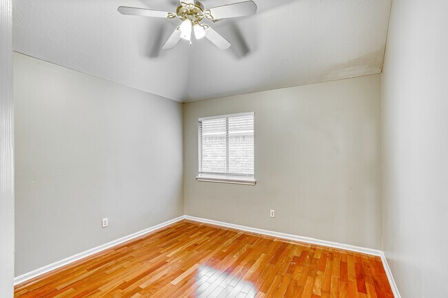 Building Photo - 12831 Pheasant Lake Ct