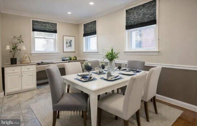 Building Photo - 1223 Wellington St