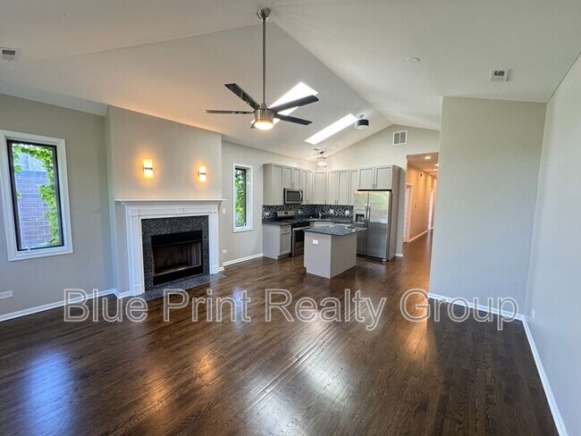 Building Photo - 6332 S Ingleside Ave