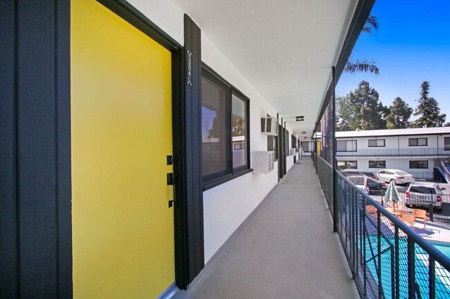 Building Photo - 1300 W Olive Ave