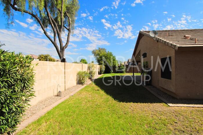 Building Photo - 940 S Lafayette Dr