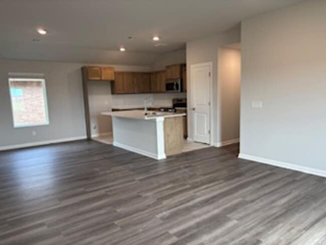 Building Photo - Beautiful New Home!