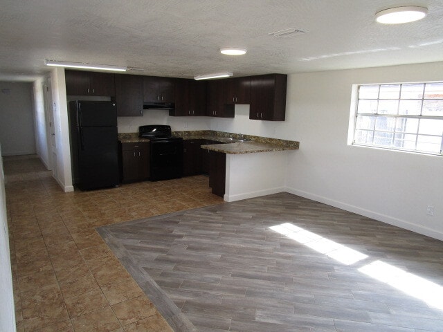 Building Photo - 1221 Essex Rd