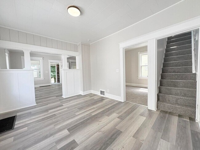 Building Photo - 2552 Foraker Ave