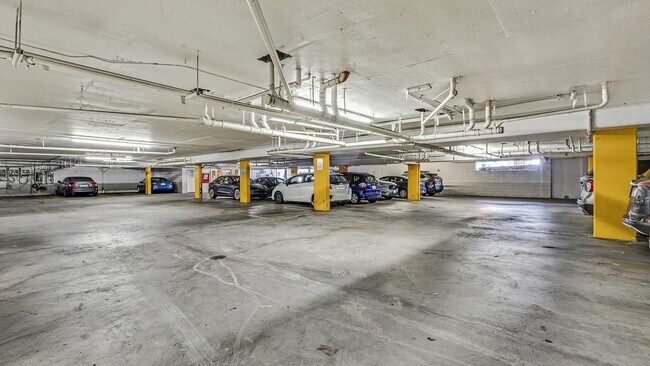 Building Photo - 66 Fairmount Ave