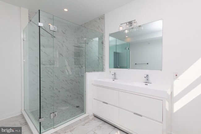 Building Photo - 2213 N Philip St