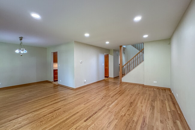 Building Photo - 416 Swallow Ln
