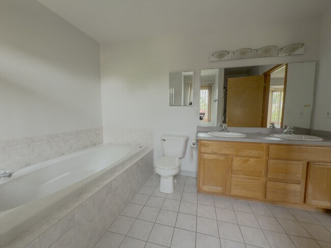 Building Photo - Exceptional Lease Offering in Novi Schools!