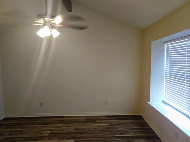 Building Photo - 2401 Overland Ln