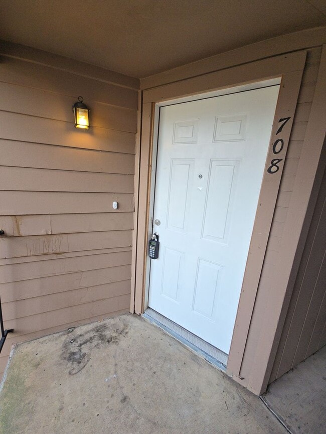 Building Photo - 10101 S Gessner Rd