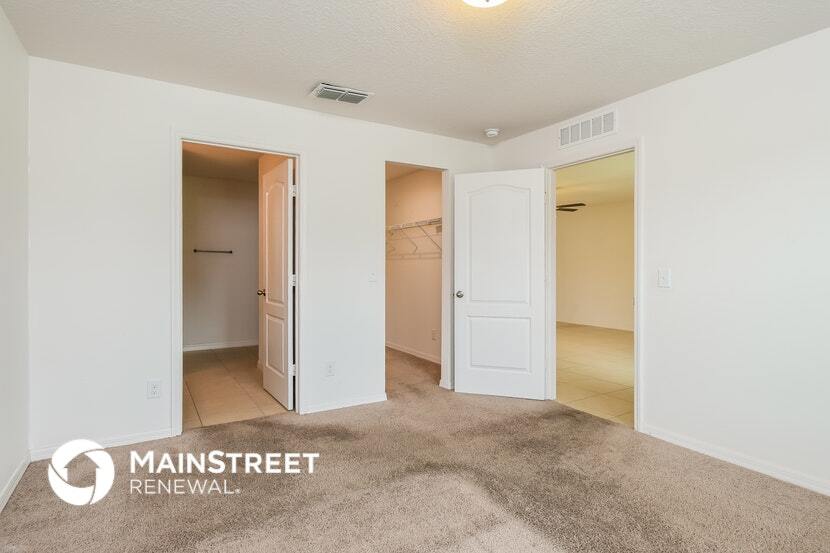 Building Photo - 1495 Swan Lake Cir