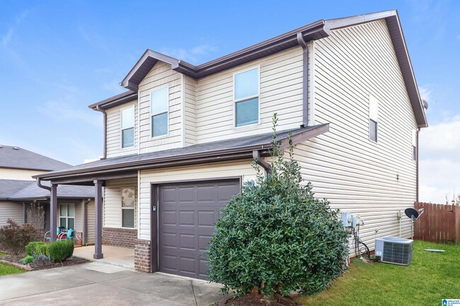 Building Photo - 165 Briar Ridge Ln