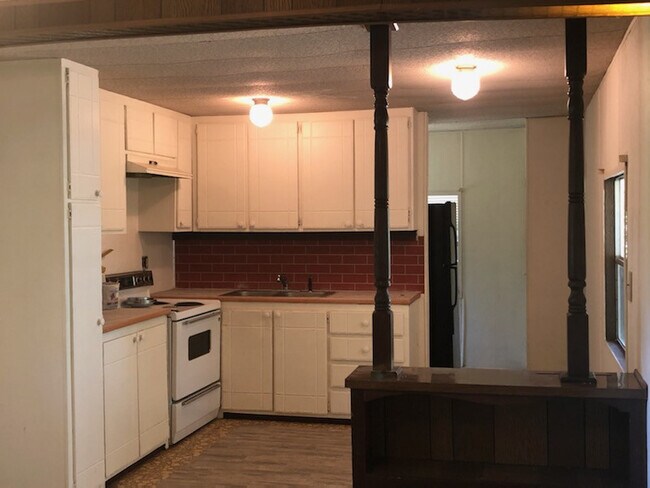 Building Photo - Old Number Six Hwy