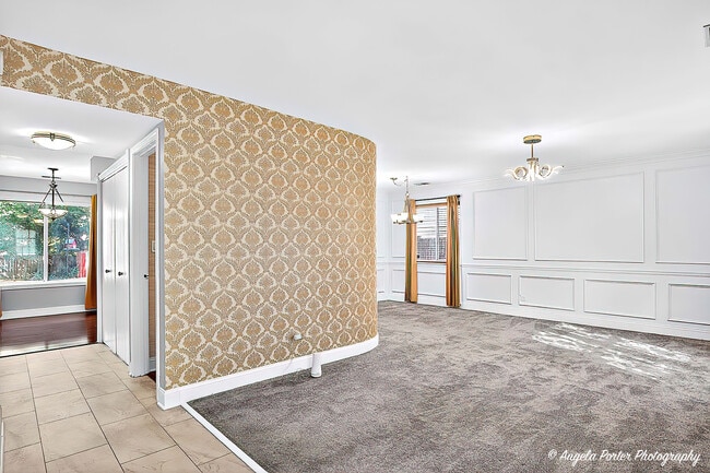 Building Photo - 1161 Hampton Ln