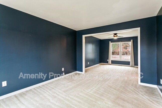 Building Photo - 141 Pine Creek Dr