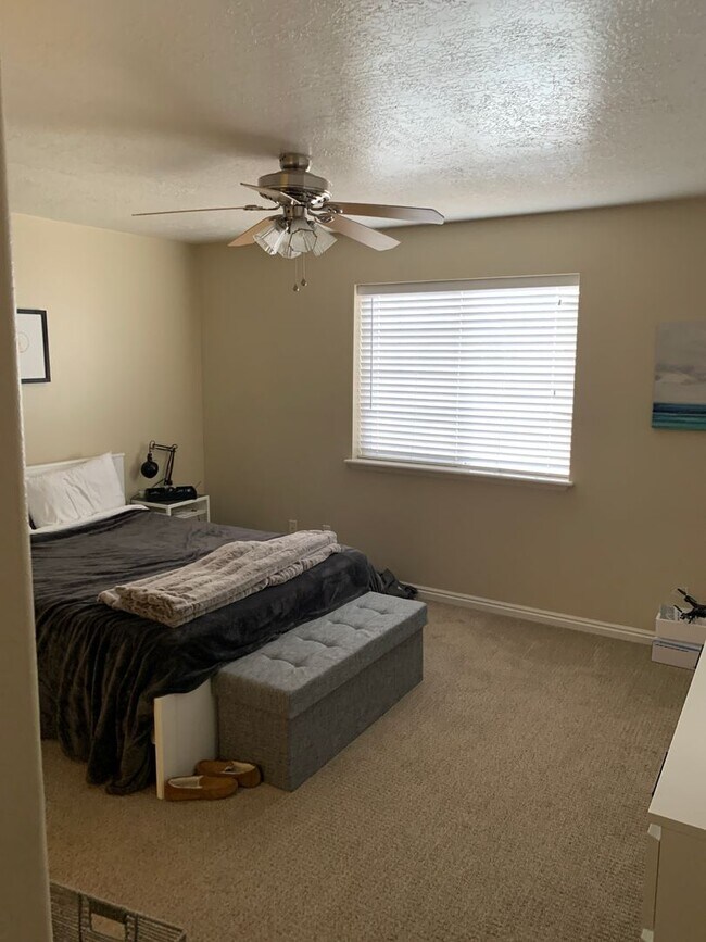 Building Photo - Beautiful 2 Bedroom Condo in North Orem