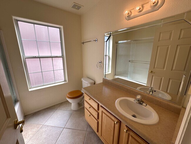 Building Photo - Beautiful 3 Bed / 2 Bath Home Backing to Cerbat Cliffs Golf Course!