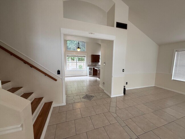 Building Photo - 3012 E Hermosa Vista Dr