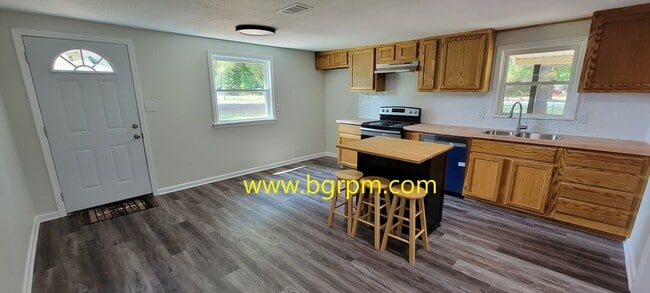 Building Photo - 3 BD, 1 1/2 BA home in Lonoke