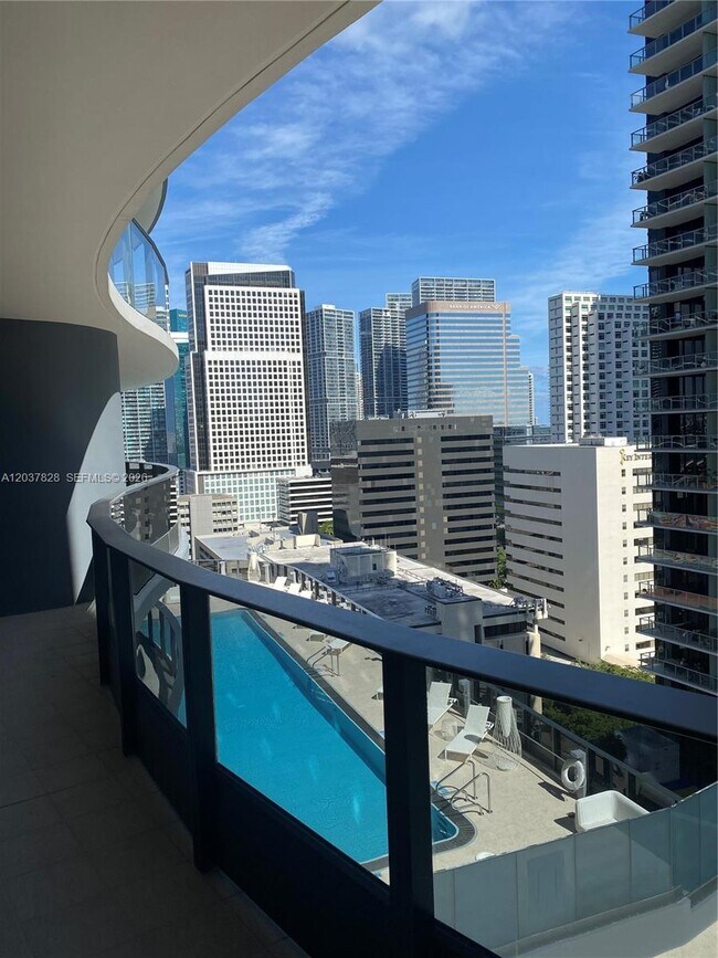 Building Photo - 1000 Brickell Plaza