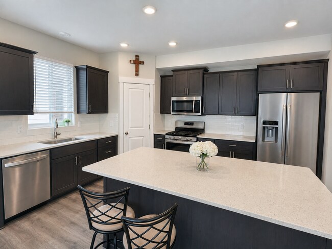 Building Photo - Extravagant Living on the Peaceful Peninsula