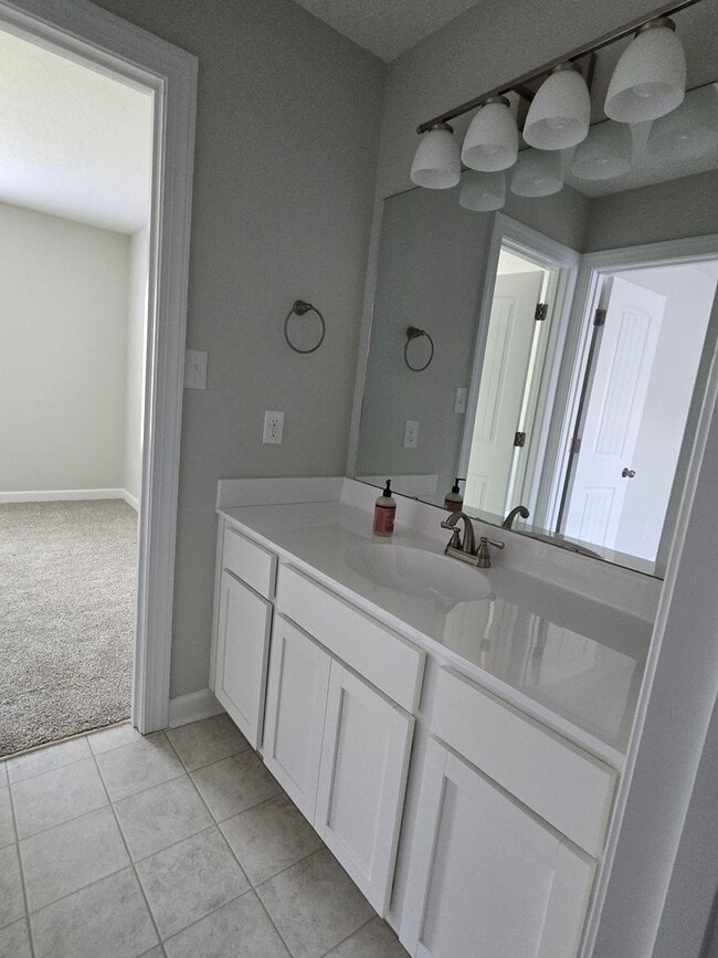 Building Photo - 309 Samuel Run Dr