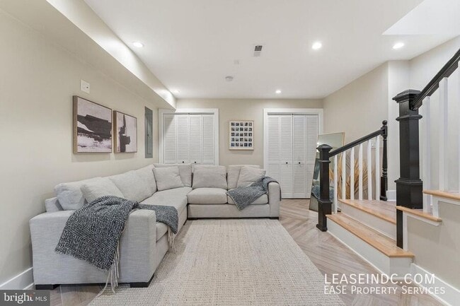 Building Photo - 121 15th St SE