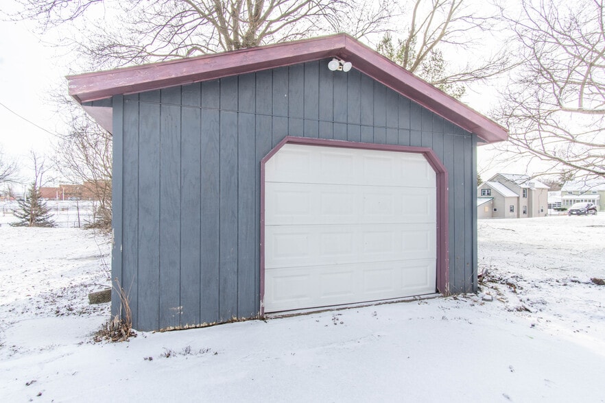 Building Photo - 820 Mill St