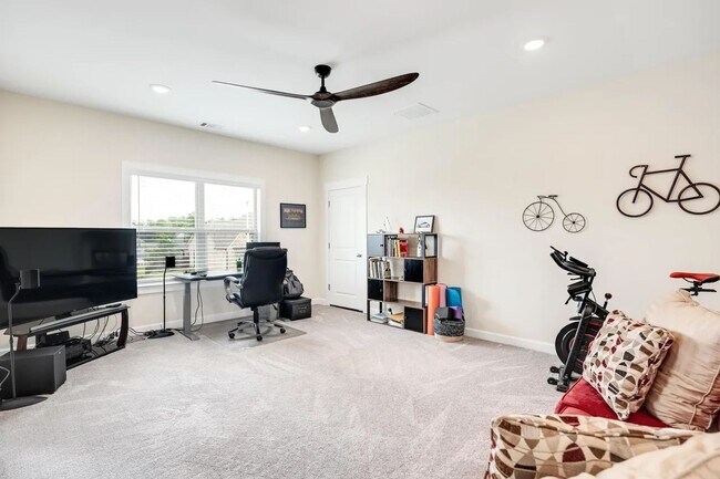 Building Photo - Custom Bartlett Home on Corner Lot with Mo...