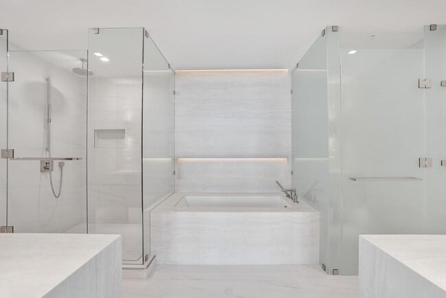 Building Photo - 900 N Ocean Blvd