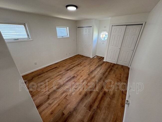 Building Photo - 117-119 Odell St