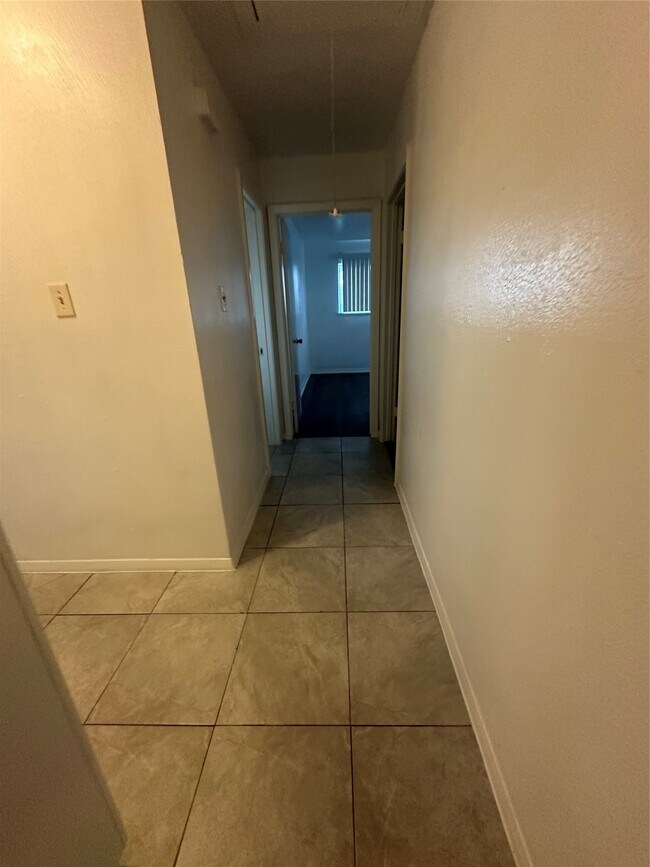 Building Photo - 3826 Botany Ln