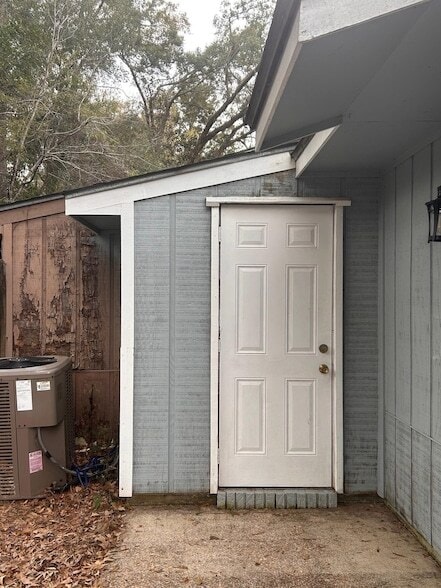 Building Photo - 1141 Brafforton Dr